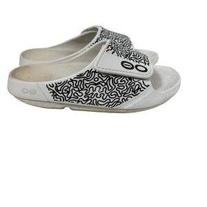 OOFOS OOahh Sport Flex Slide Sandal Velcro unisex size 8 Labyrinth Print